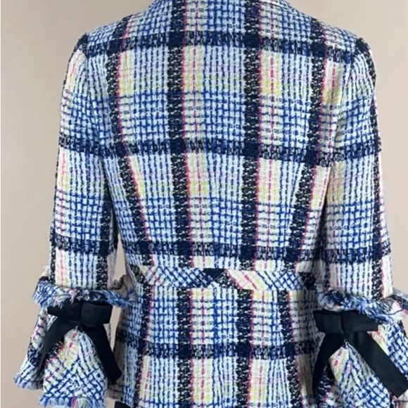 Authentic Chanel - Picture 6 of 10